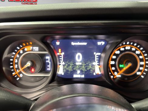 Used 2024 Jeep Wrangler Unlimited Sahara AWD/4WD image 30
