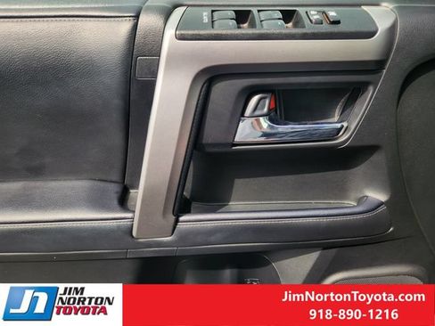 Used 2023 Toyota 4Runner SR5 Premium w/ Moonroof Package RWD image 23
