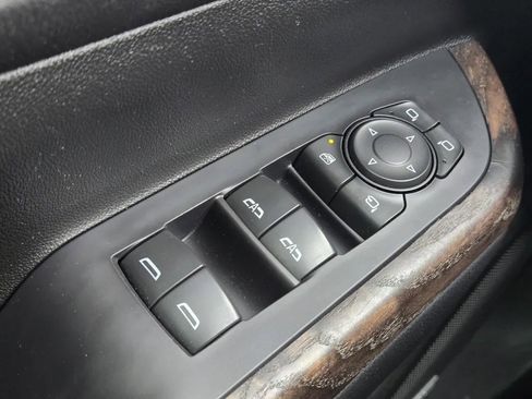 Used 2022 GMC Acadia Denali w/ Denali Technology Package image 12