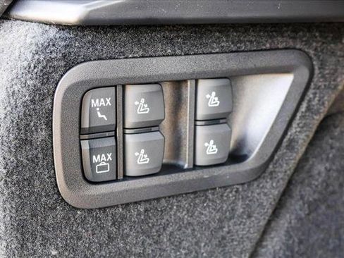 Used 2025 BMW X7 M60i w/ Executive Package image 25