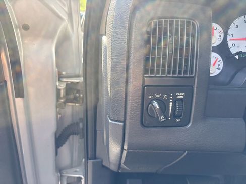 Used 2004 Dodge Ram 1500 Truck SLT w/ Quad Cab Value Group RWD image 19