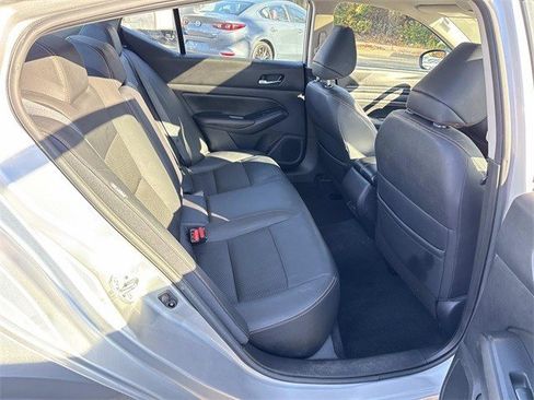 Used 2020 Nissan Altima 2.5 SR w/ Premium Package image 11