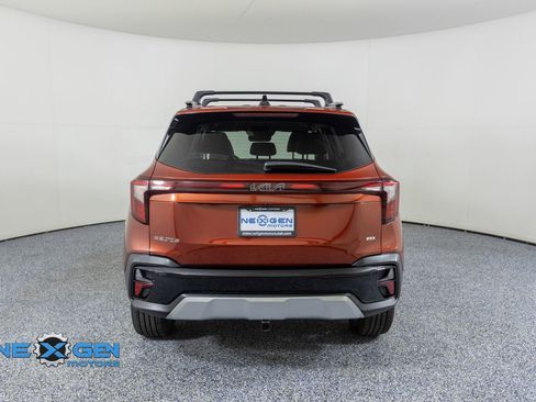 Used 2025 Kia Seltos SX w/ SX Sunroof Package AWD/4WD image 6