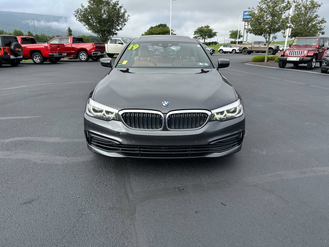 Used 2019 BMW 530e xDrive w/ Convenience Package AWD/4WD image 2