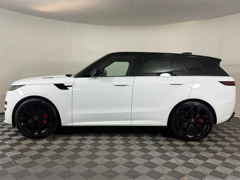New 2025 Land Rover Range Rover Sport Dynamic SE image 3