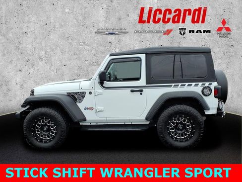 Used 2022 Jeep Wrangler Sport image 4