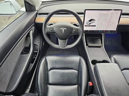 Used 2019 Tesla Model 3 Performance image 13