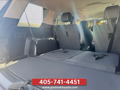 Used 2021 GMC Acadia SLT FWD image 11