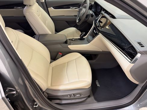Certified 2023 Cadillac XT6 Premium Luxury w/ Technology Package FWD image 22