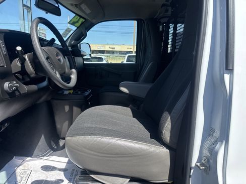 Used 2024 GMC Savana 2500 w/ Driver Convenience Package RWD image 12