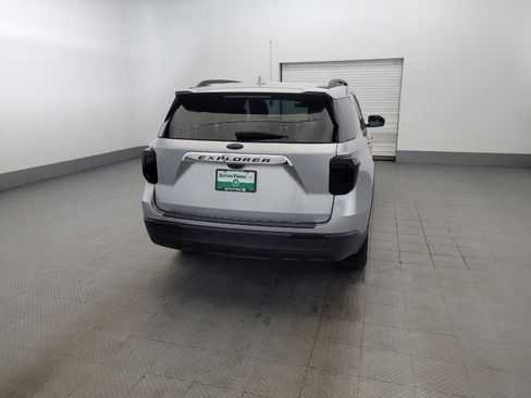 Used 2020 Ford Explorer XLT w/ Comfort Package AWD/4WD image 7