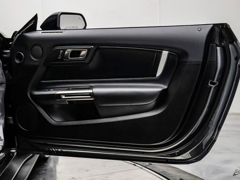Used 2021 Ford Mustang Shelby GT500 w/ Carbon Fiber Track Pack RWD image 89