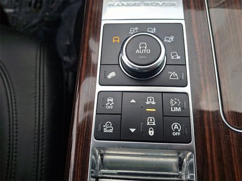 Used 2017 Land Rover Range Rover HSE image 25