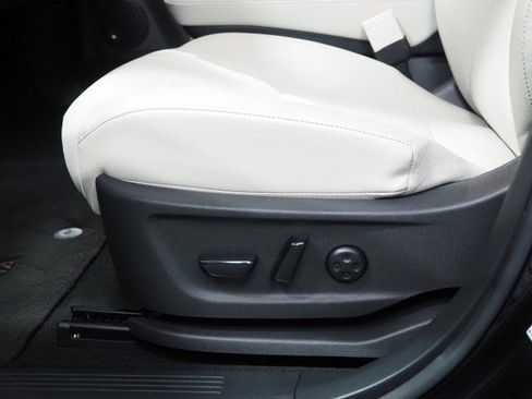 Used 2023 Nissan Ariya Empower+ image 61