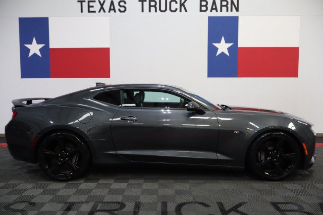 Used 2018 Chevrolet Camaro SS RWD image 13