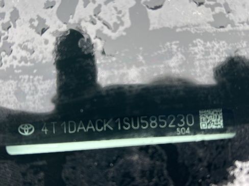 Used 2025 Toyota Camry LE image 38