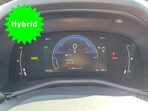 Used 2025 Toyota Camry LE image 9