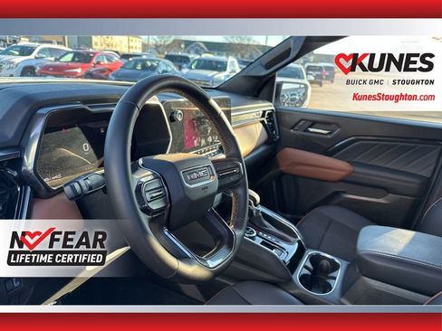 Used 2024 GMC Canyon AT4 image 24