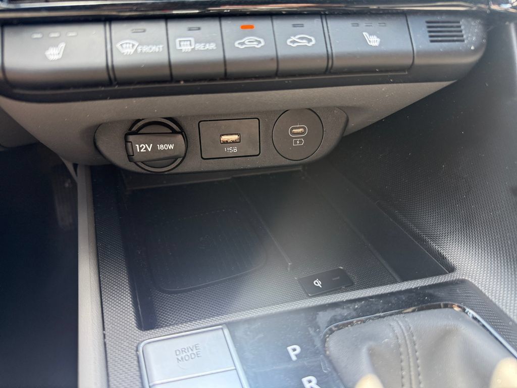 Used 2025 Hyundai Elantra SEL FWD image 24