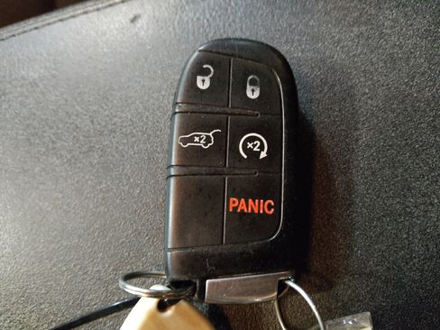 Used 2019 Jeep Grand Cherokee Laredo RWD image 32