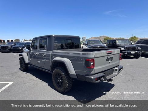 Used 2021 Jeep Gladiator Willys AWD/4WD image 3
