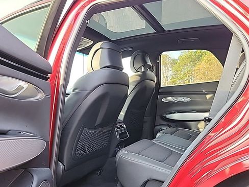 Used 2025 Genesis GV70 3.5T Sport image 19