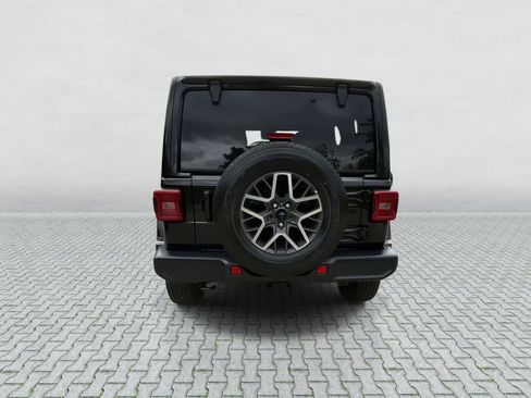 Used 2024 Jeep Wrangler Unlimited Sahara AWD/4WD image 7