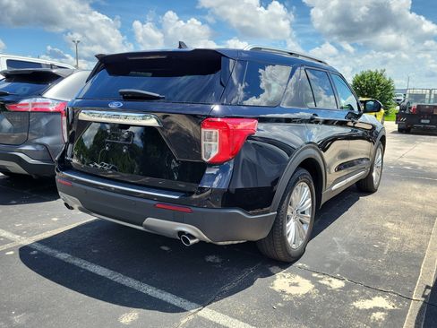 Used 2023 Ford Explorer Limited w/ Limited Technology Package RWD image 5