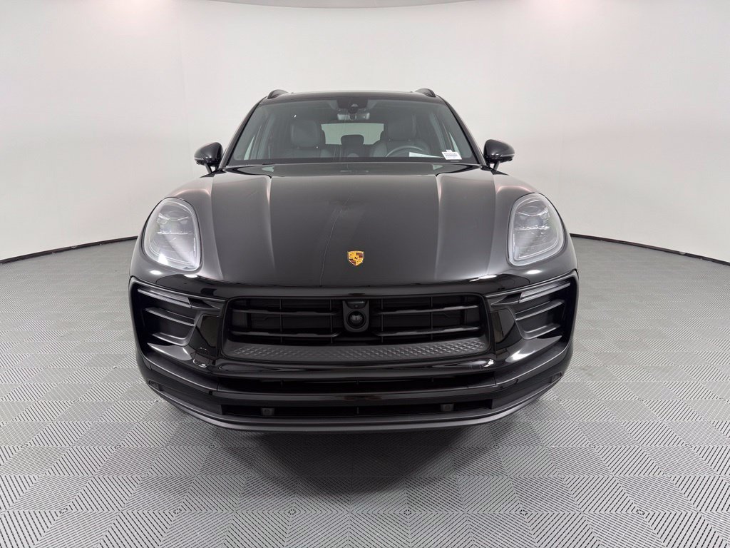 Certified 2026 Porsche Macan AWD/4WD image 10