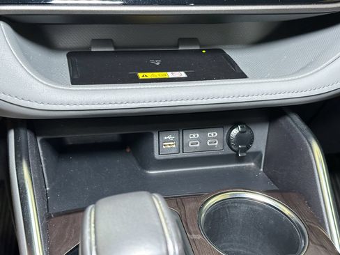 Used 2023 Toyota Highlander Limited AWD/4WD image 33