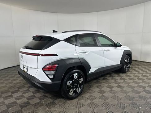 Used 2024 Hyundai Kona SEL w/ Convenience Package image 3