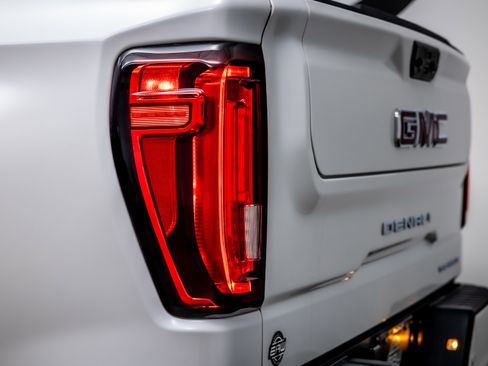 Used 2024 GMC Sierra 1500 Denali w/ Denali Reserve Package image 12