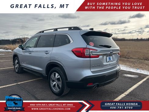 Used 2024 Subaru Ascent Premium w/ Convenience Package image 5