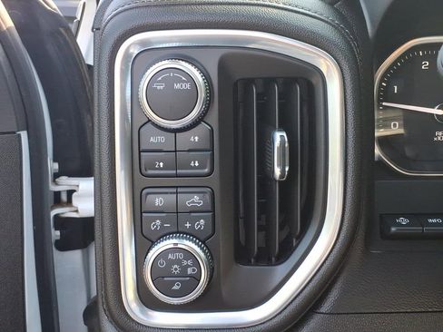 Used 2021 GMC Sierra 3500 Denali w/ Denali Ultimate Package AWD/4WD image 17