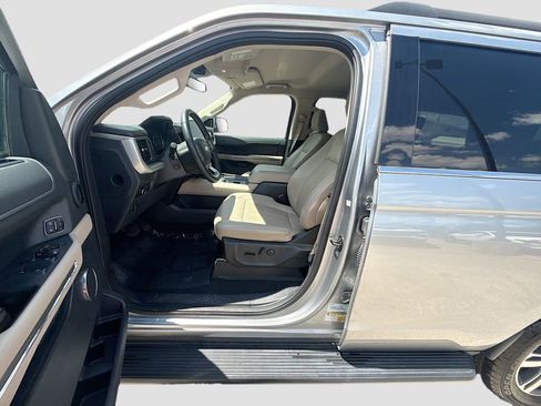 Used 2024 Ford Expedition XLT RWD image 21