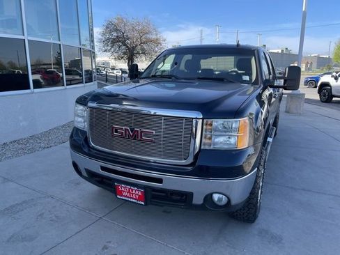 Used 2007 GMC Sierra 2500 SLT w/ EZ-Lift Tailgate Package AWD/4WD image 1