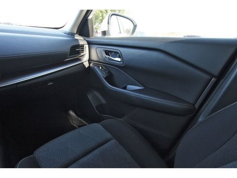 Certified 2025 Nissan Rogue SV image 13