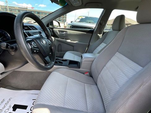 Used 2016 Toyota Camry LE FWD image 19