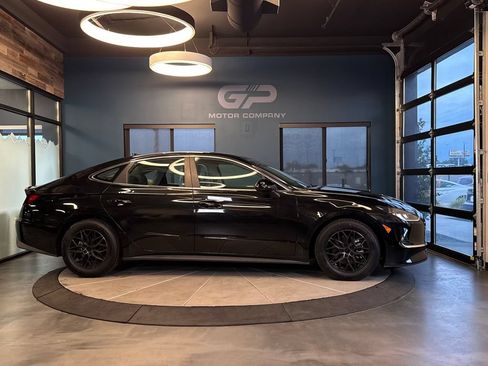 Used 2020 Hyundai Sonata SE FWD image 2