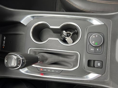 Used 2019 Chevrolet Traverse Premier image 16