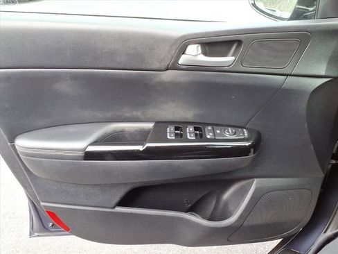 Used 2018 Kia Sportage EX image 18