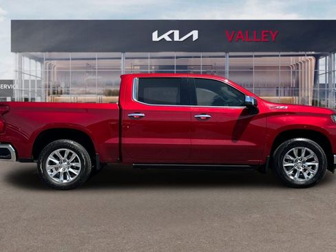 Used 2021 Chevrolet Silverado 1500 LTZ AWD/4WD image 3