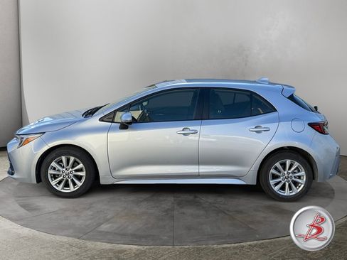 Used 2025 Toyota Corolla SE FWD image 4
