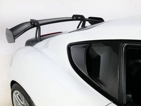 Certified 2025 Porsche 718 Cayman GT4 RS image 35