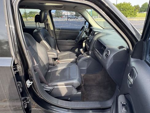Used 2015 Jeep Patriot High Altitude FWD image 14