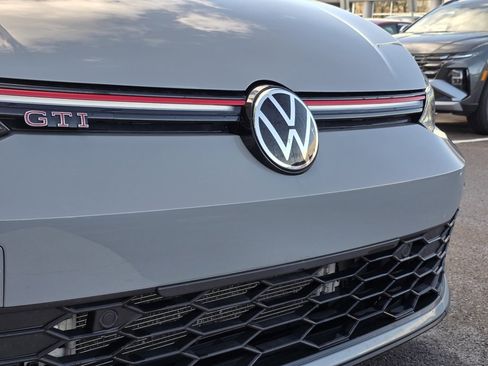 Used 2022 Volkswagen GTI SE image 9