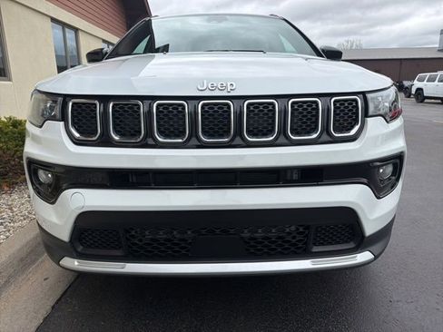 Used 2023 Jeep Compass Limited AWD/4WD image 13