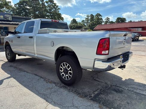 Used 2018 RAM 2500 Tradesman w/ Chrome Appearance Group AWD/4WD image 4