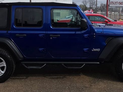 Used 2018 Jeep Wrangler Unlimited Sport S AWD/4WD image 2