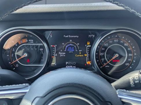 Used 2022 Jeep Wrangler Unlimited Sahara w/ LED Lighting Group AWD/4WD image 31